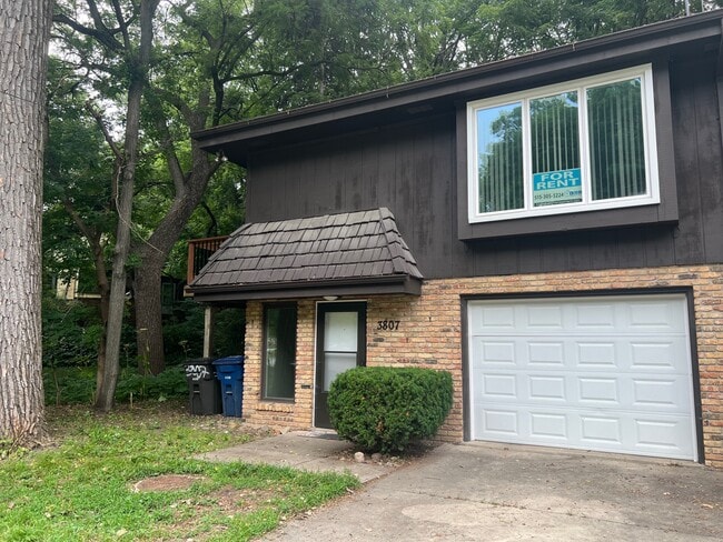 Photo - 3807 Maquoketa Dr