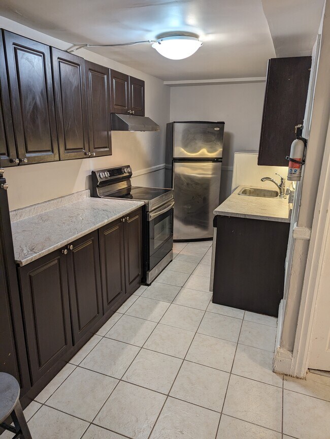 Photo - 959 Main St E Unit 1 - 2Br1Wr