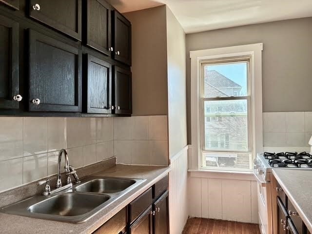 653 Brock Ave Unit 2
