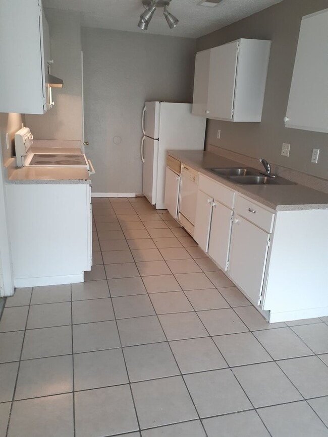 Photo - 3 Bedroom House