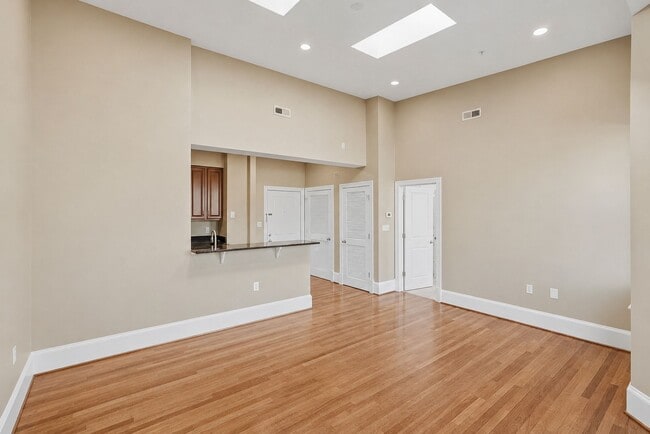 Photo - Columbia Heights Penthouse Condo | 1 Bed | 1 Bath | 600 Sf Unit 407