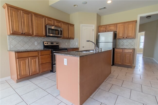 Photo - 1502 NE Dysart Woods Ln