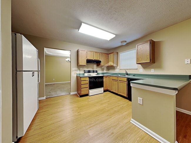 Photo - 618 Fox Chase Way