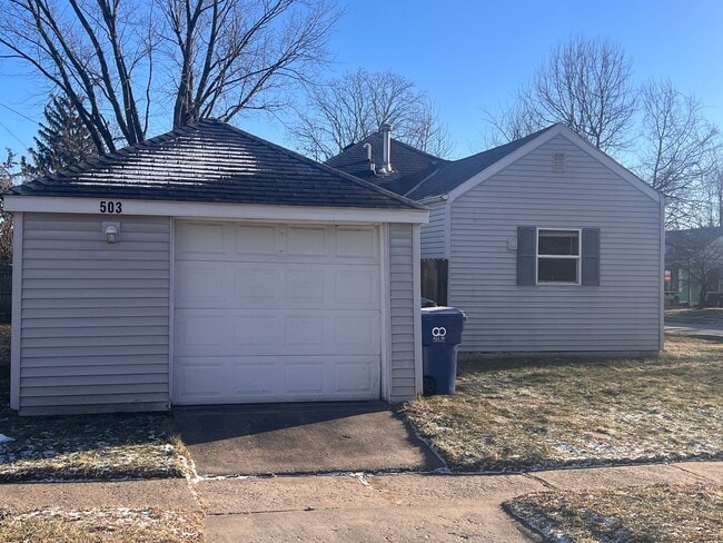 Photo - Freshly Renovated 2 Bed / 1 Bath Home on Corner Lot – Davenport, IA