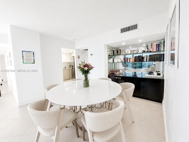 20505 E Country Club Dr Unit 537