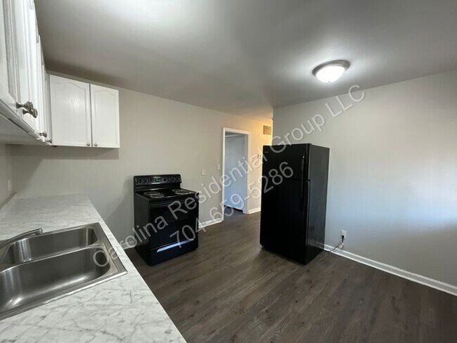 Photo - 520 Blendwood Dr