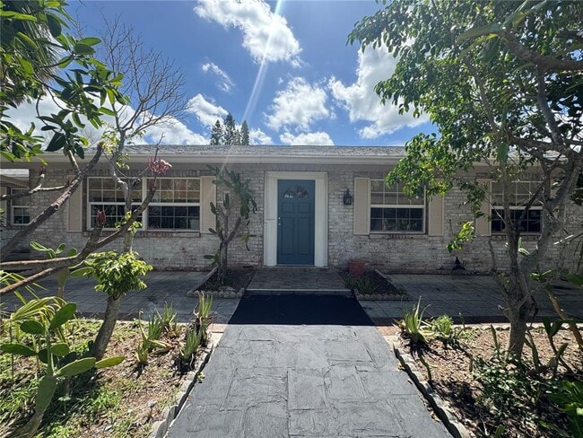 Building Photo - 695 Mandalay Ave Rental
