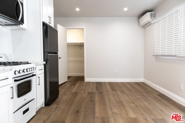 Photo - 1449 Butler Ave Unidad 1A