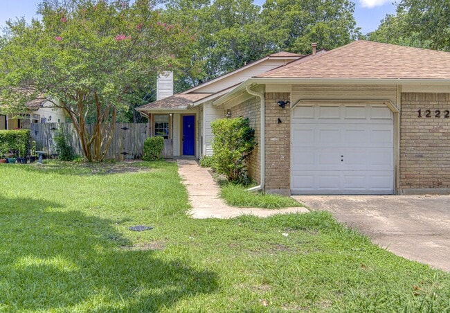Building Photo - 12220 Tyson Cove Unit A