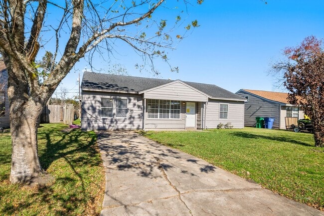Photo - Great 3 Bedroom Single Family in Angleton