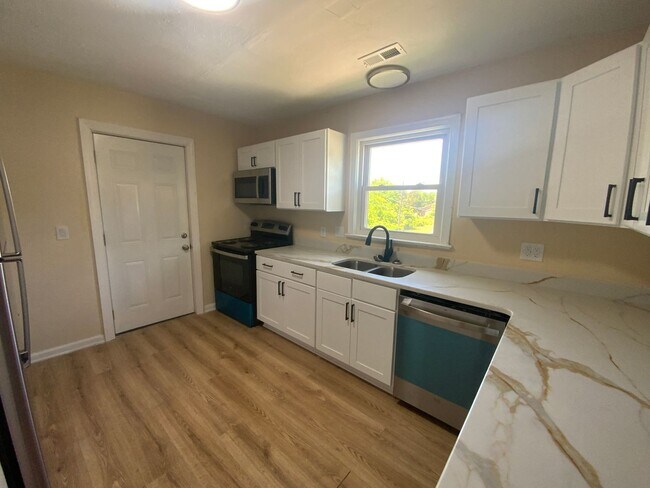 Photo - 41 Ash Ave Unit 41 Ash Avenue - B