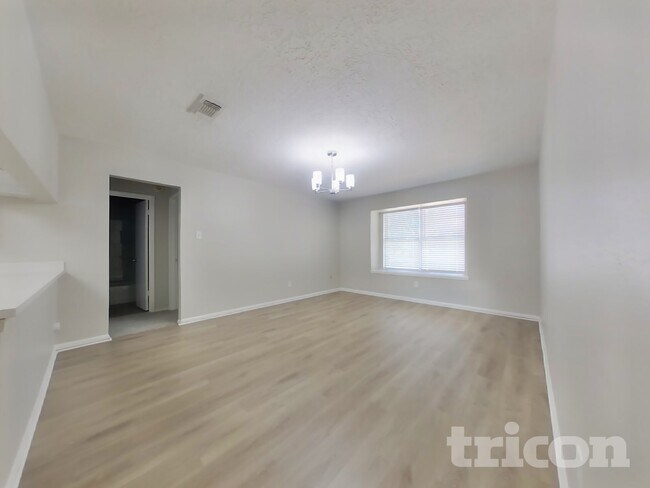 Photo - 17226 Modbury Dr