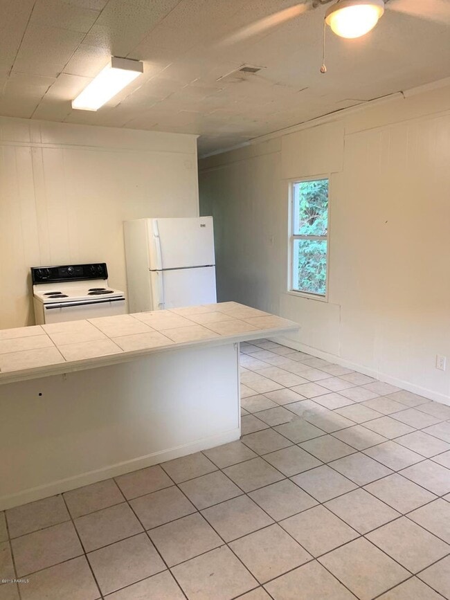 301 Sampson St Unit 2