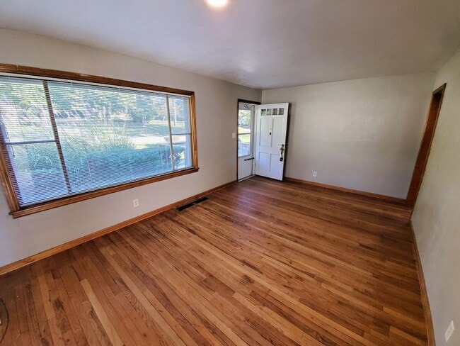 Photo - 117 N Bryan Ave Unit 2 Bed