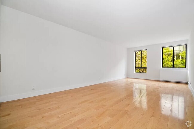 Building Photo - 425 W 53rd St Unit 326 Rental