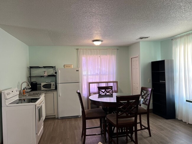 Photo - Spacious Efficiency _ In Law Suite_ Fort P...