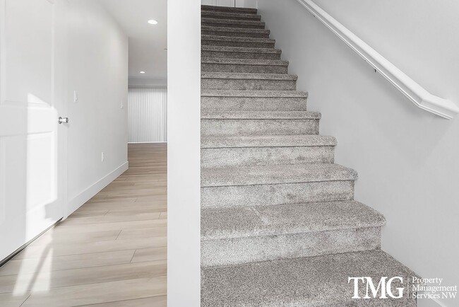 $500 your 1st months rent with a 12 month ... - $500 your 1st months rent with a 12 month ... Townhome