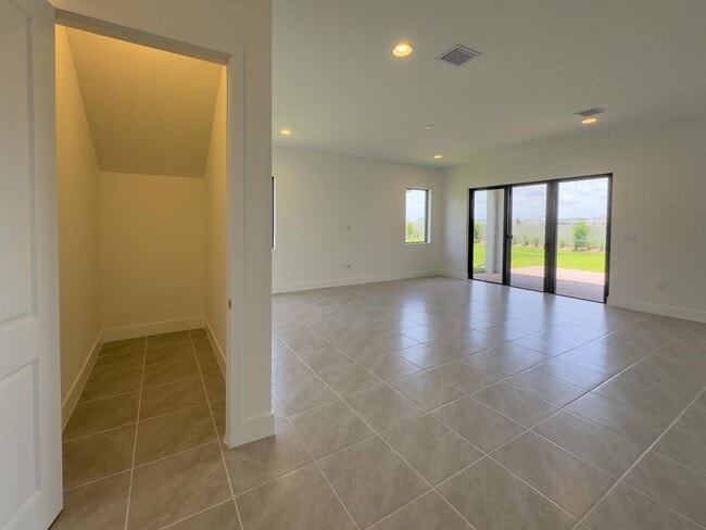 Photo - 5286 Nevola Ave