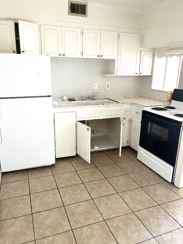 Building Photo - 414 E Avenue A Rental