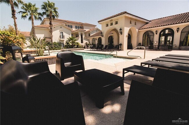 Photo - 11 N Taylor Rd