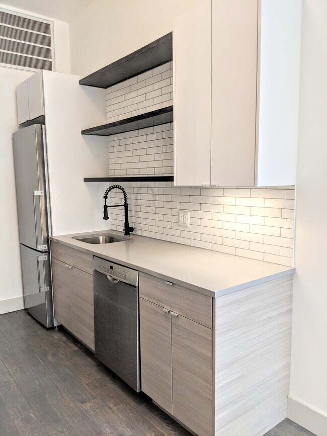 Photo - 18-28-28 George St Apartment Unit 3R