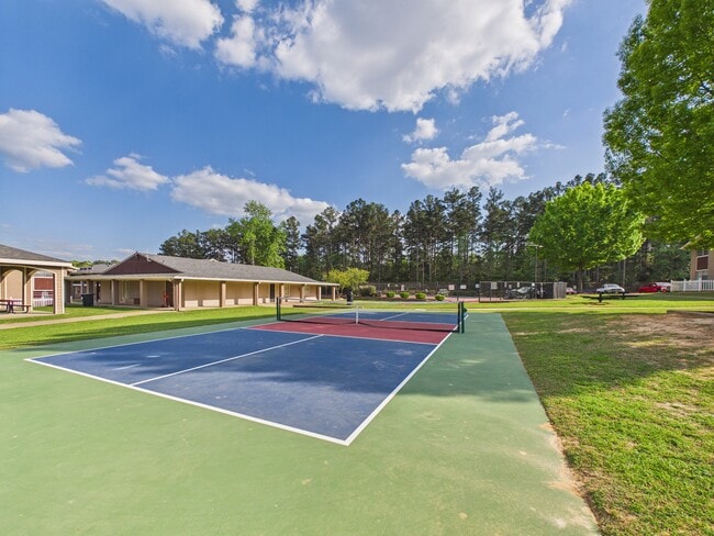 Building Photo - Oxford Pointe Apartments