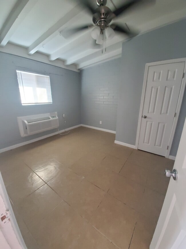 Photo - Camelback View Apartments