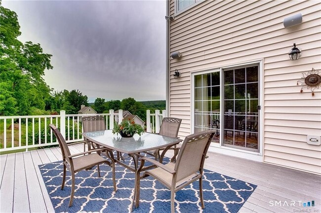 Photo - 833 Millbrook Rd