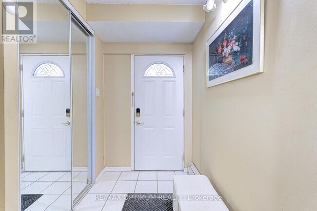 Photo - 180 Mississauga Vly Blvd