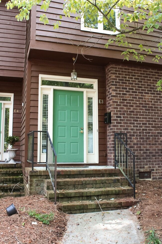 Building Photo - 1311 Forest Hills Rd NW Rental