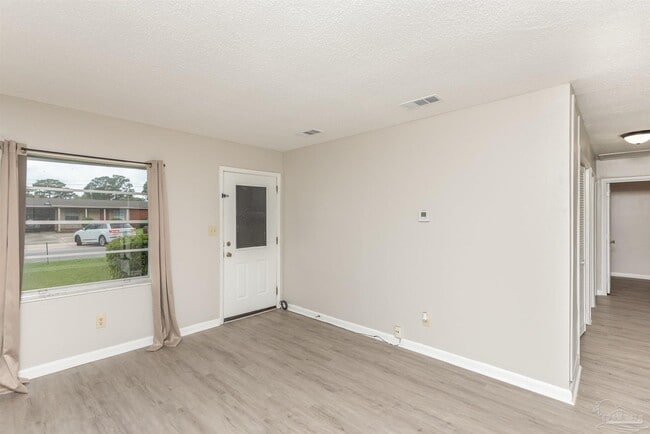 Photo - 6404 Dunbar Rd