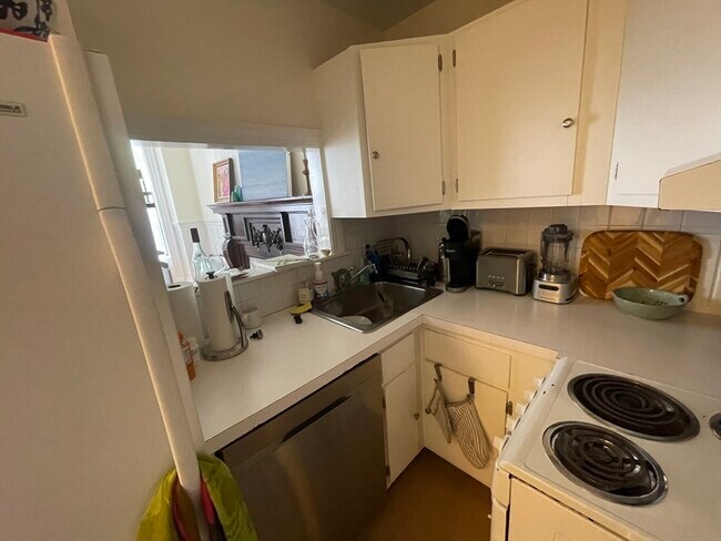 Photo - 295 Commonwealth Ave Unidad 102