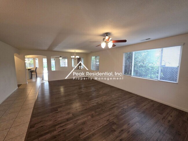 Photo - Spacious 4bd/2ba Plumas Lake Home!