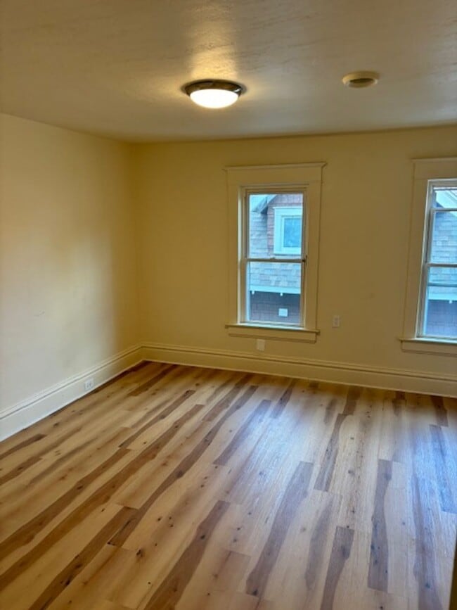 Photo - 834 Oakhill St SE Unit 2