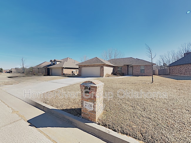 Photo - 2206 Brook Dr House