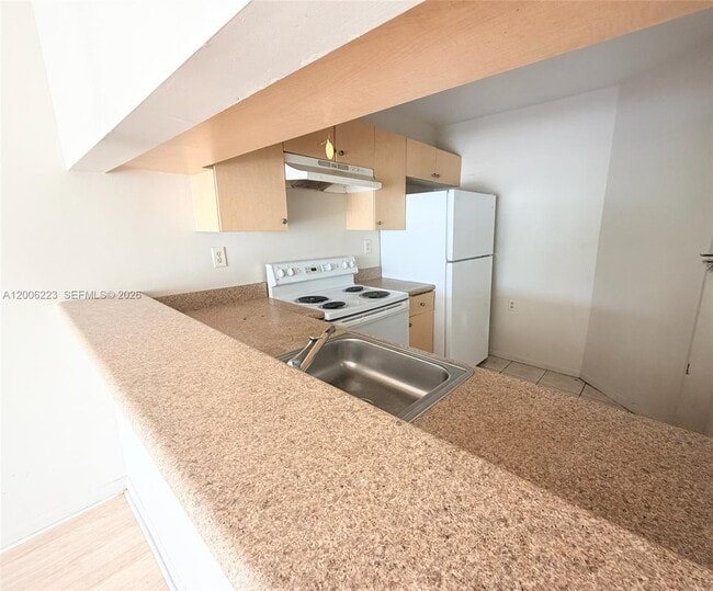 Photo - 960 Lake Victoria Dr Unit C