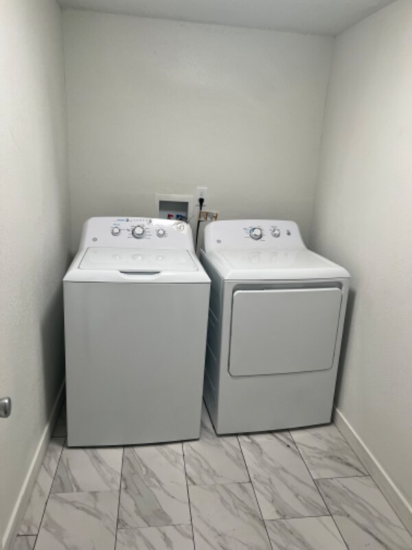 Photo - 690 Cambridge Dr