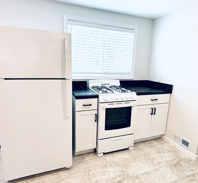 View out to deck - 9841 Cleveland Ave NW Unidad B