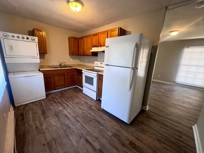 Photo - 927 Fiske Dr