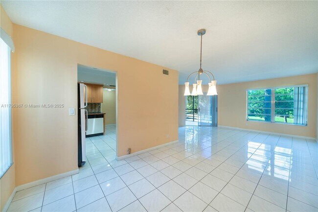 Photo - 3100 Riverside Dr Unit 210