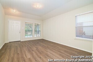 Photo - 10374 Oakwood Crest