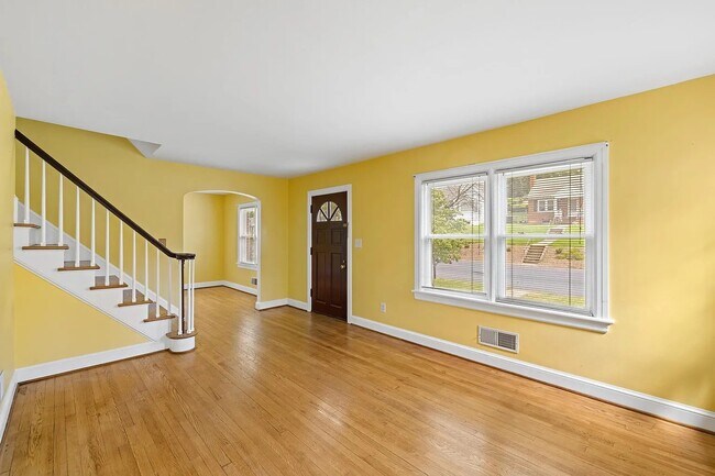 Photo - 1206 Spring Hill Rd