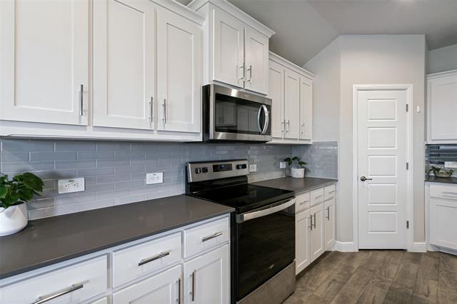 1608 Central Park Dr