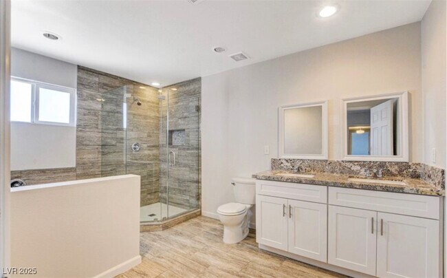 Photo - 1932 Hassett Ave