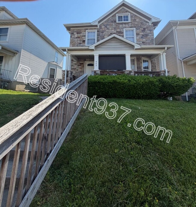 Building Photo - Updated 3 bed 1 bath home!
