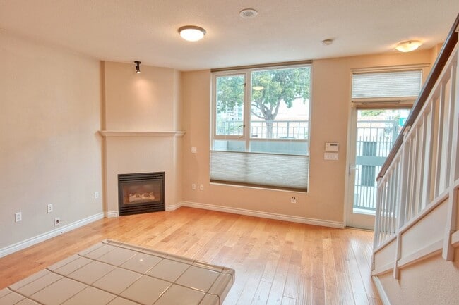 Building Photo - 1240 India St Unit 113