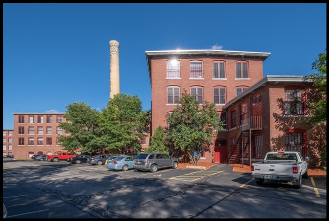 Unit photos can be found in the link within the description! - 470 Silver St Unit 470 Silver St. 101