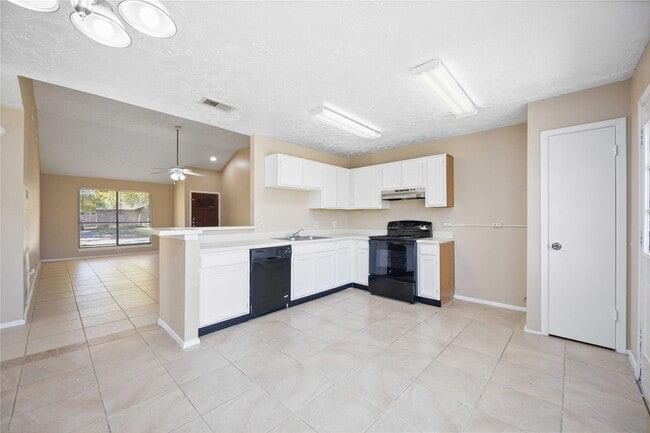 Photo - 3811 Meadow Pl Dr