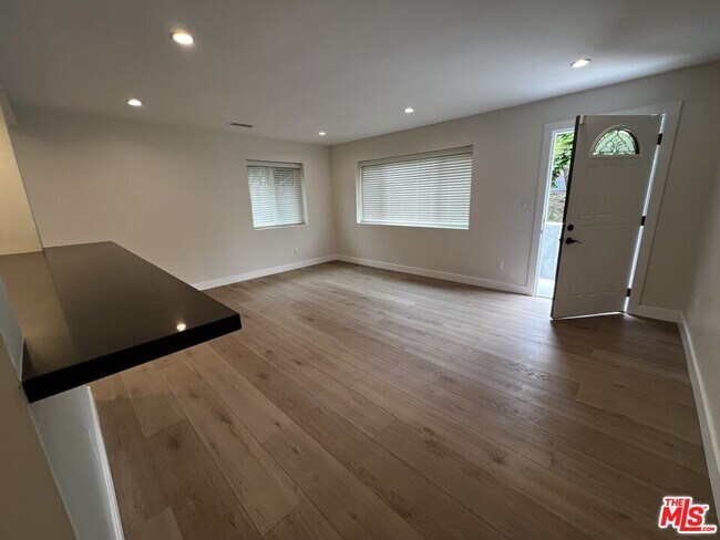 13419 Zanja St