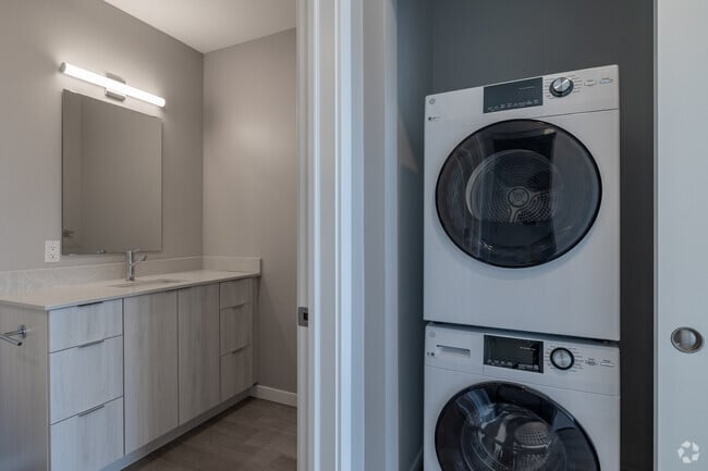1BR, 1BA - 600SF - In-Unit Laundry